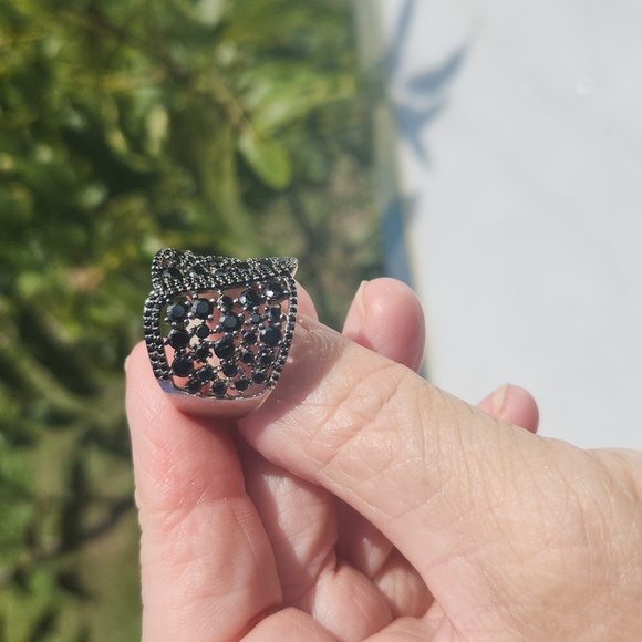 Black Onyx Statement Ring. - Picture 3 of 14